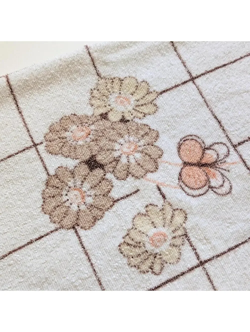 Vintage Bath Towel with Daisies & Butterflies